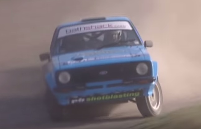 Frank Kelly dando uma volta no Escort MK2